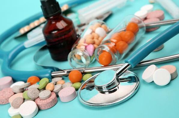 Des médicaments oraux sont prescrits pour les rechutes fréquentes du psoriasis du coude